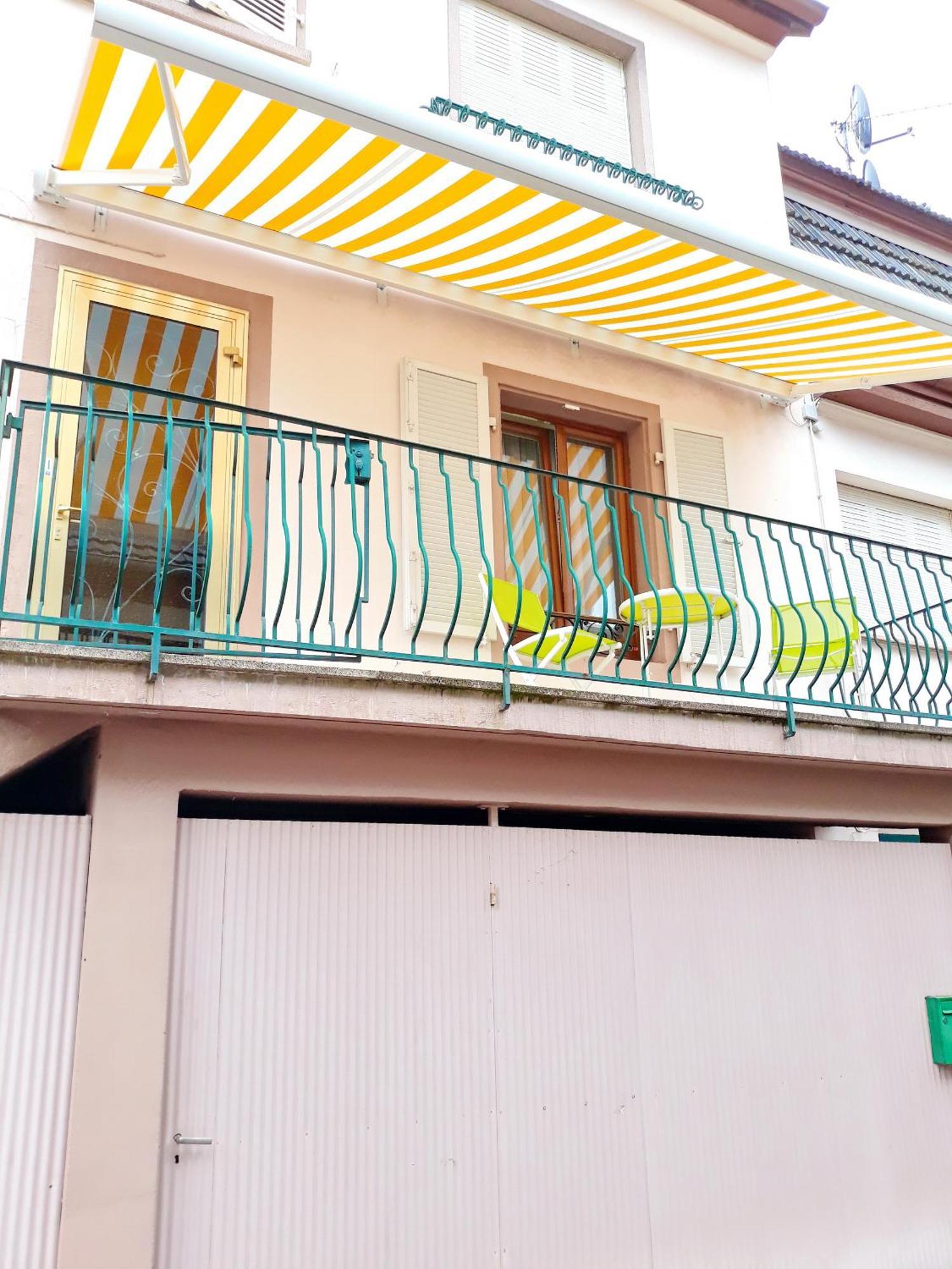 Gite Du Forgeron - 6 A 8 Personnes - Centre Alsace - Saint-Hippolyte エクステリア 写真